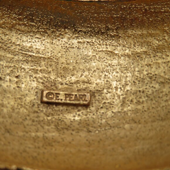 Elegant Gold Textured Cuff Bracelet - Picture 5 of 11